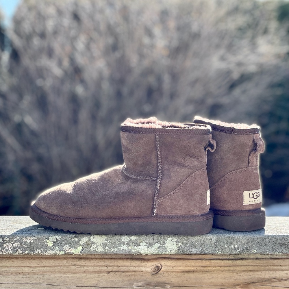 UGG Classic Mini | Chocolate | Size 7